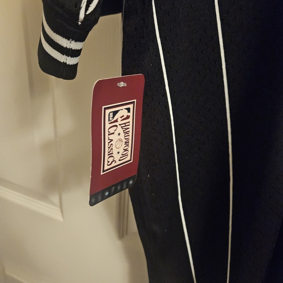 NWT Mitchell & Ness Larry Johnson practice jersey - Picture 5 of 7